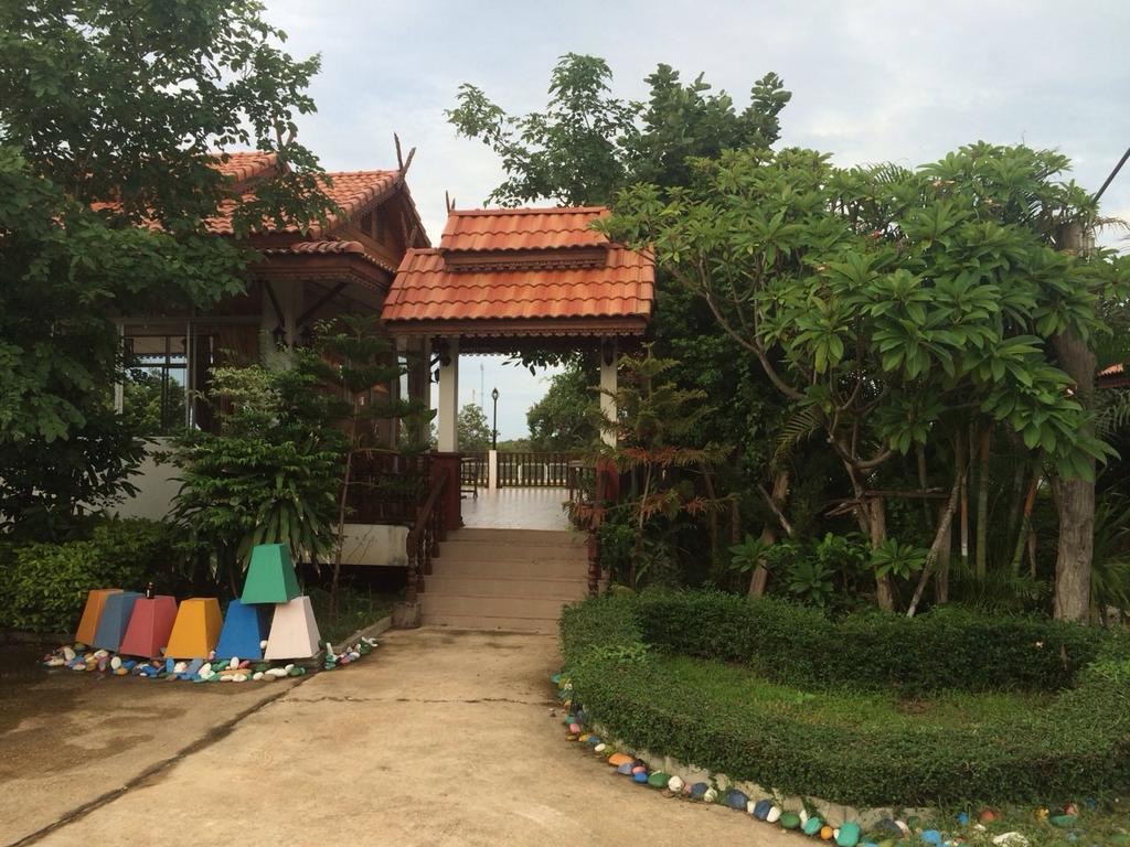 Plaifah Resort Ubon Song Khon Bagian luar foto